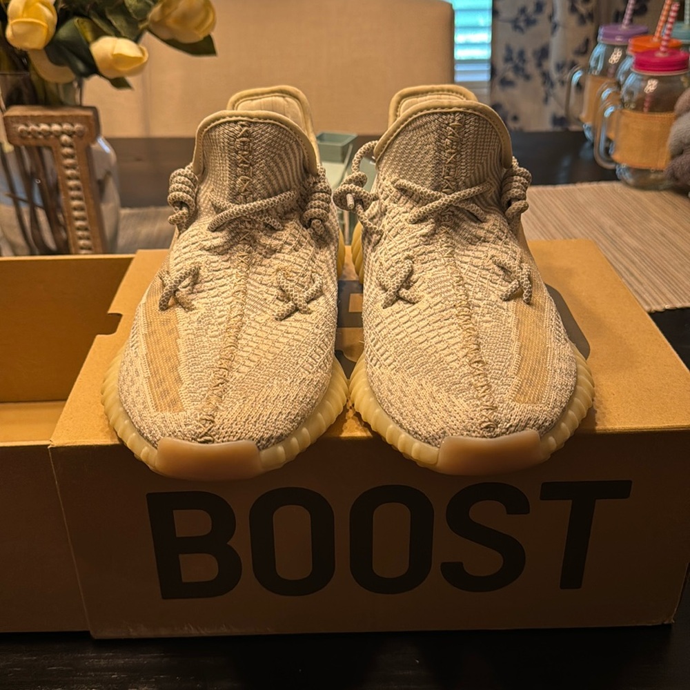 Yeezy Boost 350 V2 , 10.5, Lundmark(Non-Reflective)